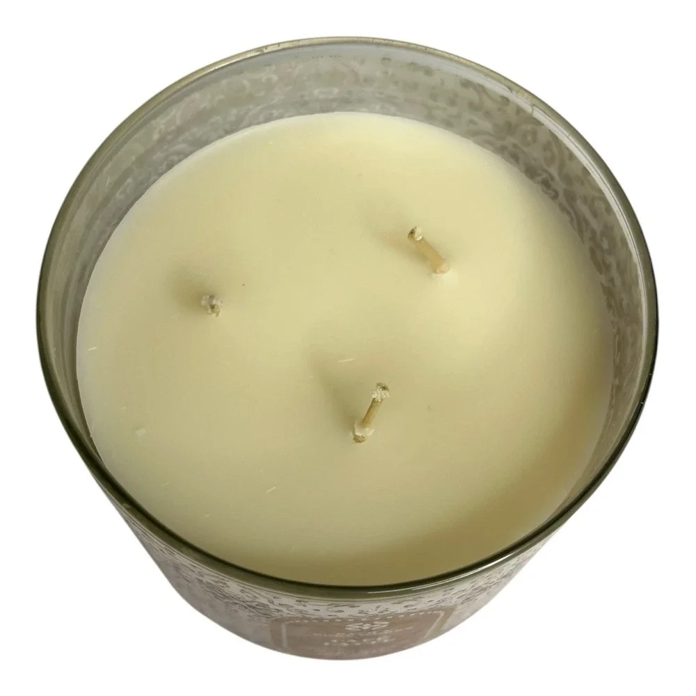Bath & Body Works Cafe Latte  3 Wick Scented Candle  14.5 oz w/ lid